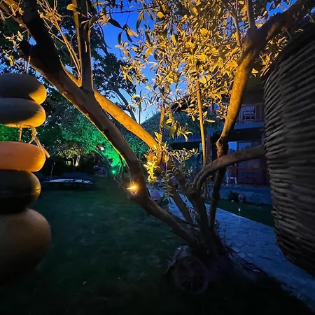 Sokakagzi & Hotel Ayvacik (Canakkale)