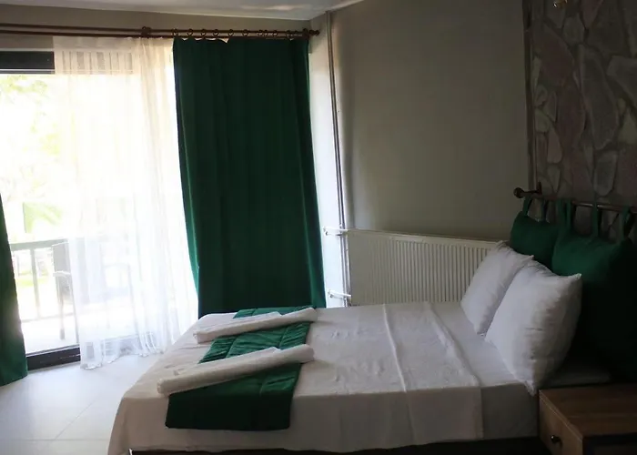 Sokakagzi & Hotel Ayvacik (Canakkale)