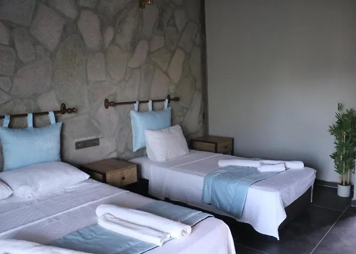 Sokakagzi & Hotel Ayvacik (Canakkale)